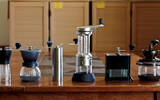 手摇磨豆机四大天王大测评！最热门的四款咖啡手磨研磨性能对比