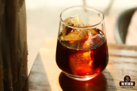 另类冷萃咖啡做法介绍｜冷泡咖啡比例多少？冷翠冰咖啡iced coffee能加牛奶吗？冰萃咖啡怎么泡？