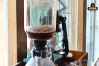 虹吸式咖啡壶里的“小山丘”代表什么？如何使用虹吸咖啡壶煮咖啡？虹吸咖啡冲煮有哪些注意事项