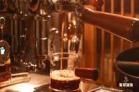 义式浓缩咖啡机能萃取茶叶吗？如何用商业咖啡机做茶拿铁？商用义式咖啡机的其他用途介绍