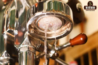 萃取义式浓缩咖啡的温度多少合适？咖啡水温控制在哪个区间才好喝